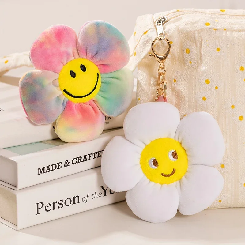 Cartoon Smiling Face Flower Keychain Pendant Cute Plush Bag Key Ring Pendant Creative Bag Decoration Accessories Couple Gifts