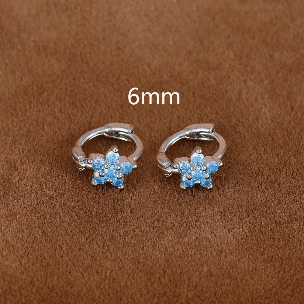 2er-Set schlichte, modische Blumen-Huggie-Creolen 6MM 8MM mit kleinen Zirkonia-Kristallen für Knorpel- und Ohrstecker-Piercings – Detail 18
