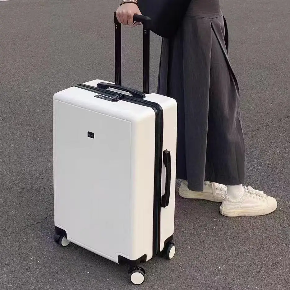 valigia-da-viaggio-stile-business-con-quattro-ruote-girevoli-e-serratura-a-combinazione-per-viaggi-e-attivita-ricreative-all'aperto
