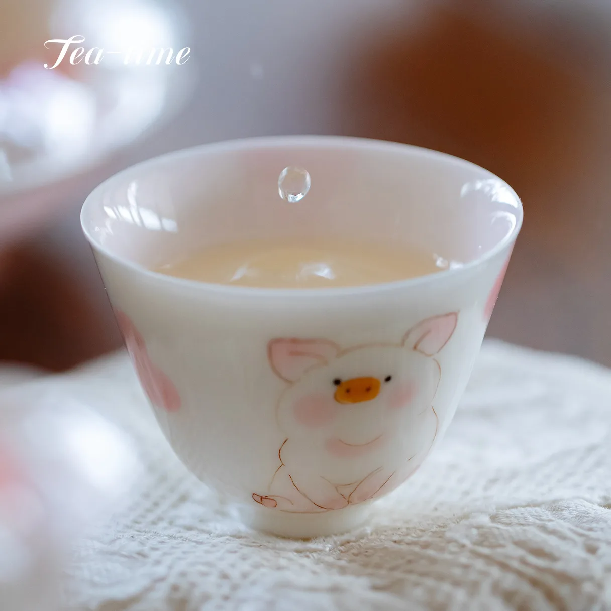 الإبداعية رسمت باليد فنجان الشاي لطيف خنزير فنجان شاي عالية أقدام أكواب سيراميك الصينية الخزف جينغدتشن كوب هدية وعاء شاي فريد هدية