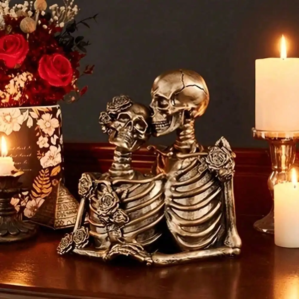 Gothic Skeleton Lovers Statue With Red Roses, Resin Skull Couple Figurine, Halloween Day Of The Dead Tabletop Ornament, Dark Romantic Aesthetic Home Shelf Decoration, Unique...