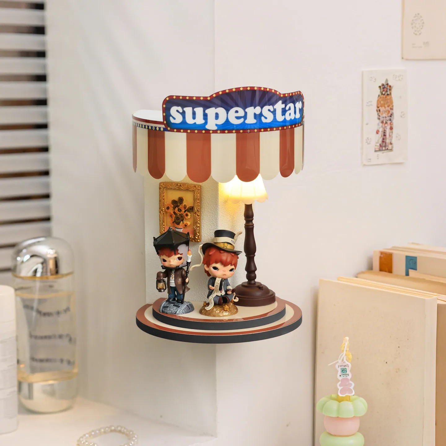 No punching corner storage display stand creative yang corner corner wall lamp cute grain figure rack hanging wall