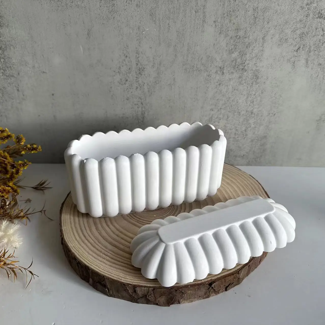 

Creative Silicone Mold for Oval Storage Box, Gypsum Molds for Flowerpots, Vertical Striped Patterns with Lid Mould