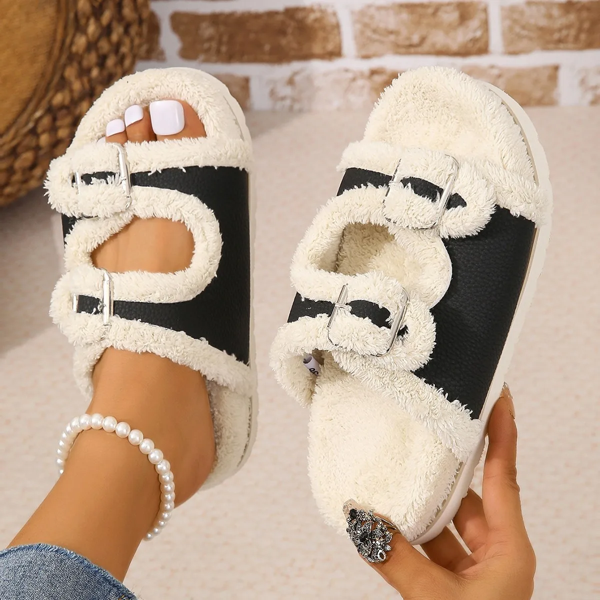 

New Women's Slippers Winter Soft Flat Shoes Indoor Plush Slippers Large Belt Buckle Comfortable Casual Home Cotton Shoes 43