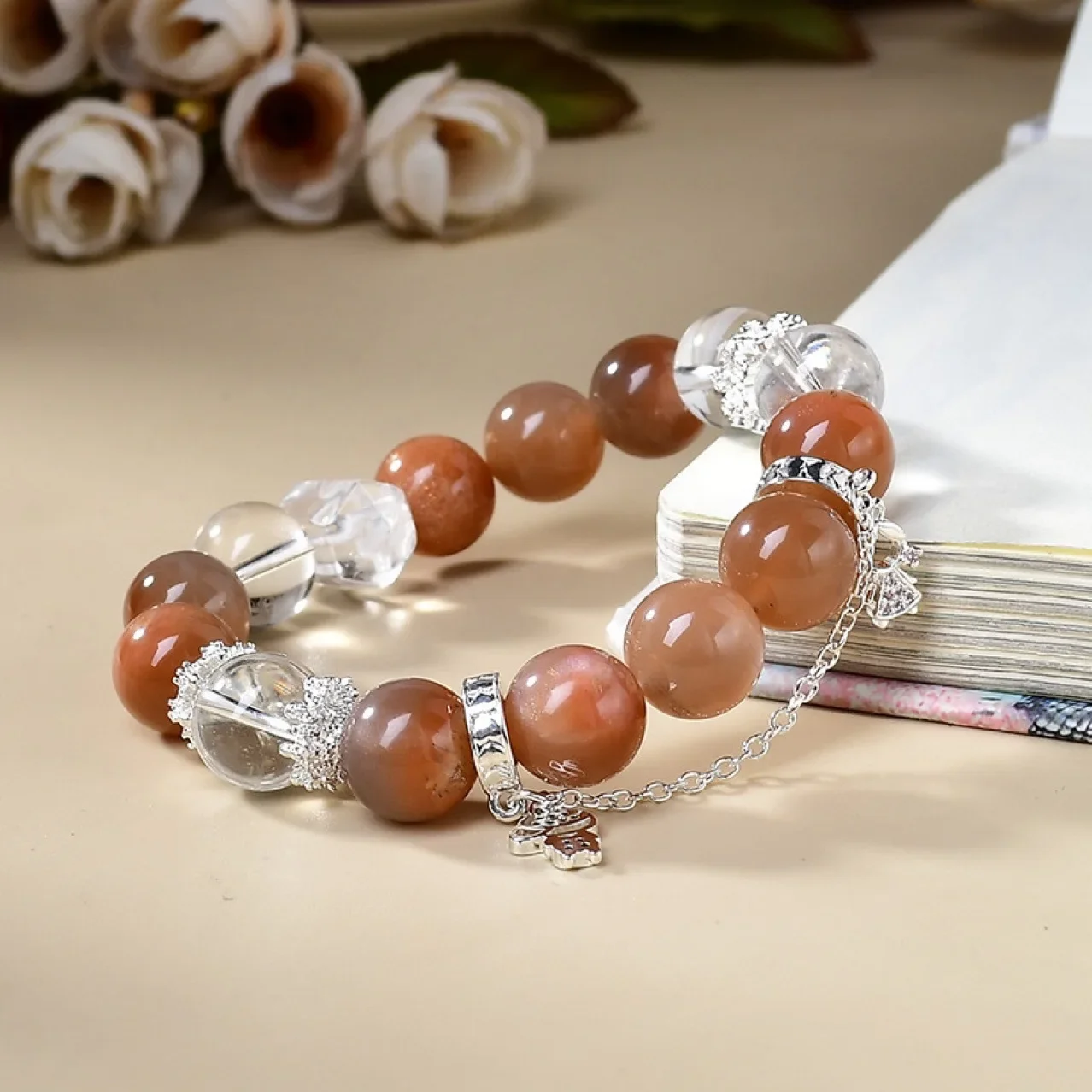 

Natural Sunstone White Crystal Bracelet Women's Fashion Light Luxury Bracelet