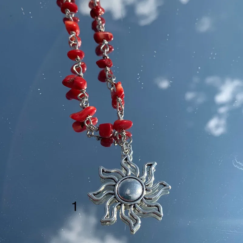 Sun charm Crystal Necklace, Sun Crystal Chip Necklace, Boho Crystal Necklace, Sun Crystal Necklace, Hippie Necklaces, Crystal Ch