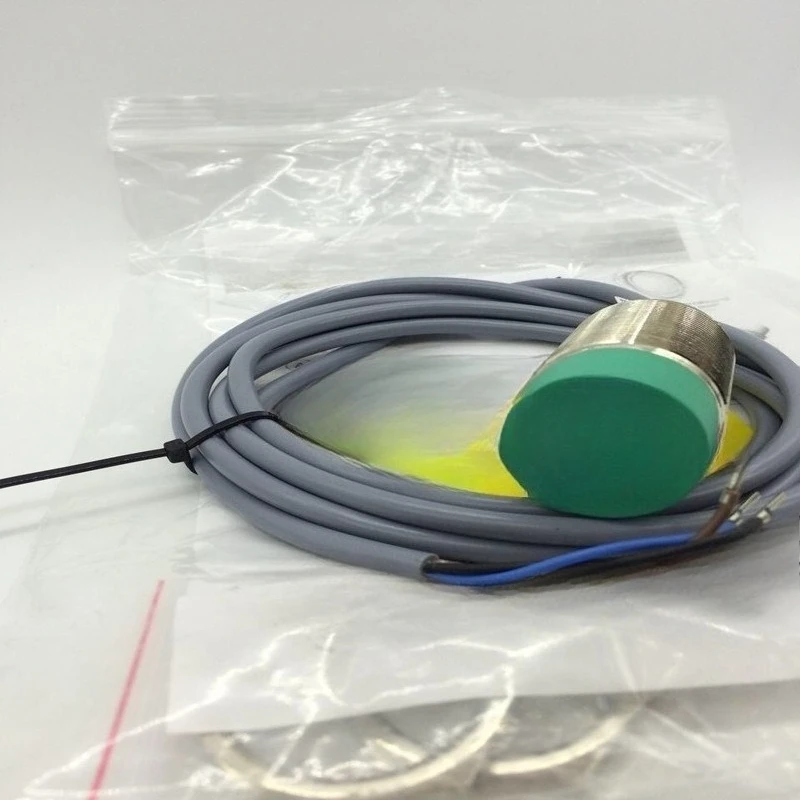 Inductive Proximity Sensor NBB5-18GM60-U, Cylindrical Proximity Switch for Industrial Automation