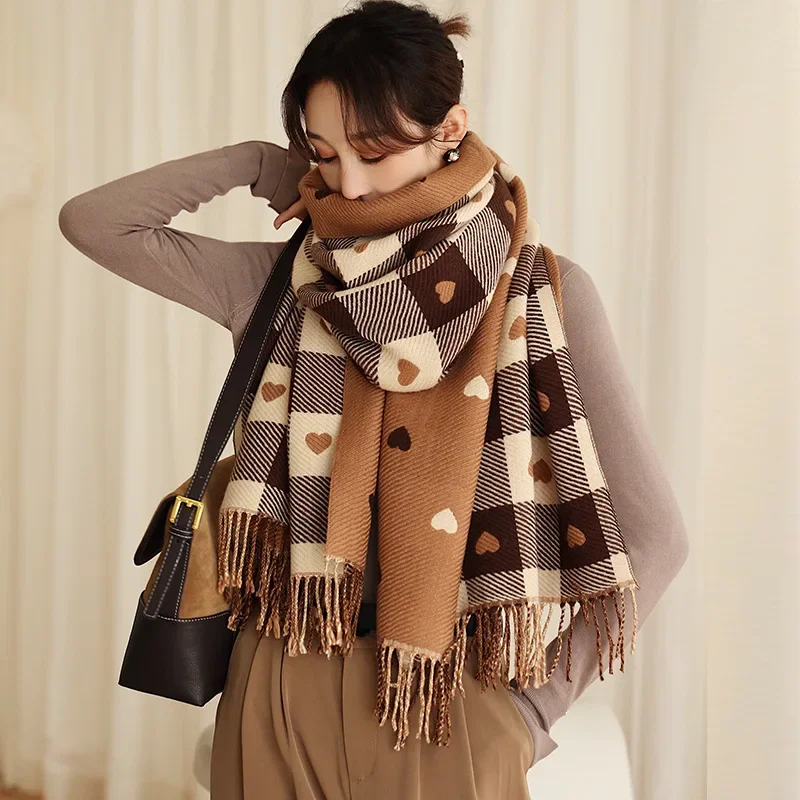 

Women's Plaid Scarf, Thick Large Blanket Shawl with Heart Pattern, Comfortable for Autumn Winter