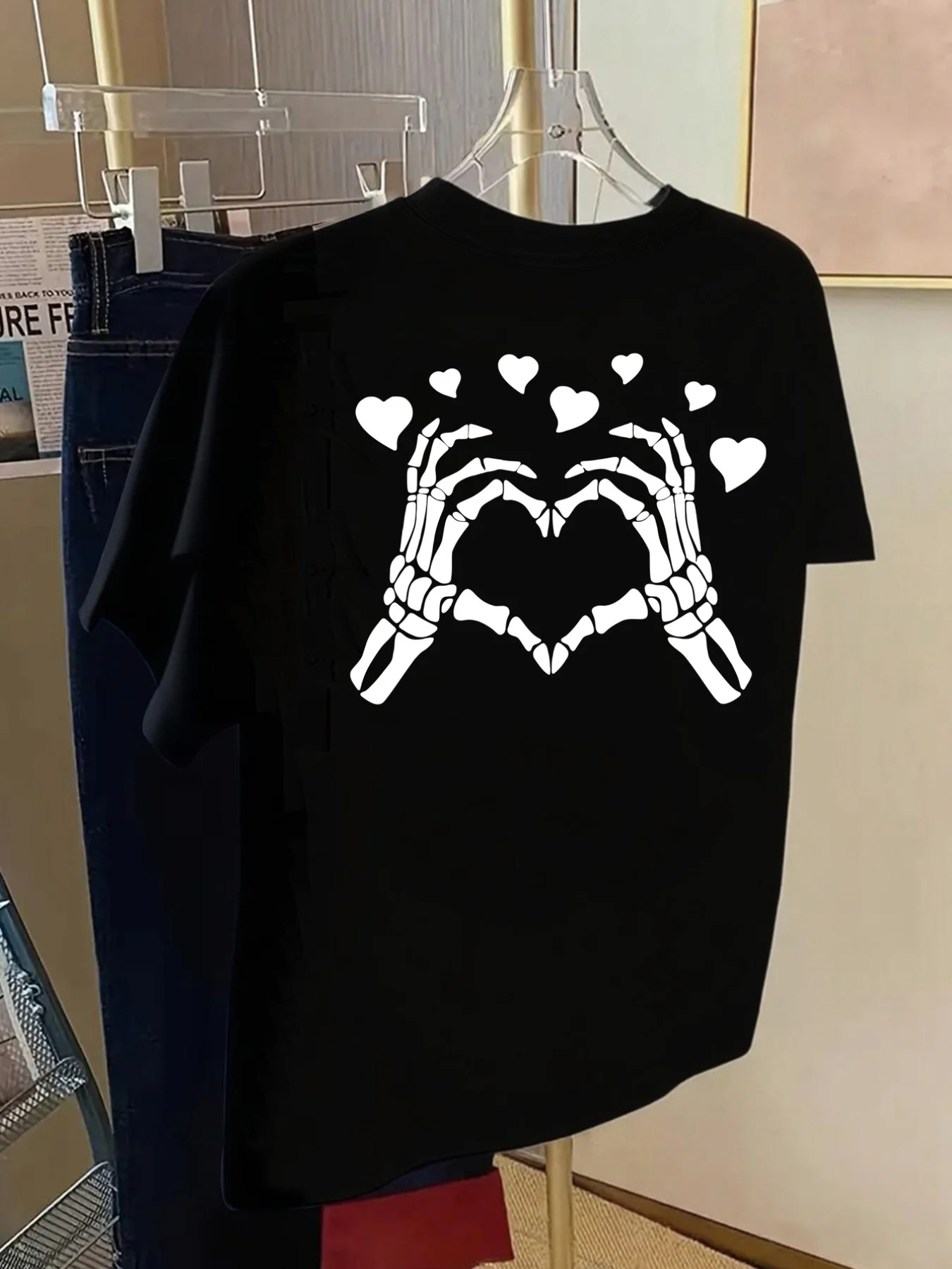 Casual Short Sleeve T-Shirt Featuring A Skeleton Hands Heart Design Women's Fashion Graphic T Shirt for Day of The Dead Clothes