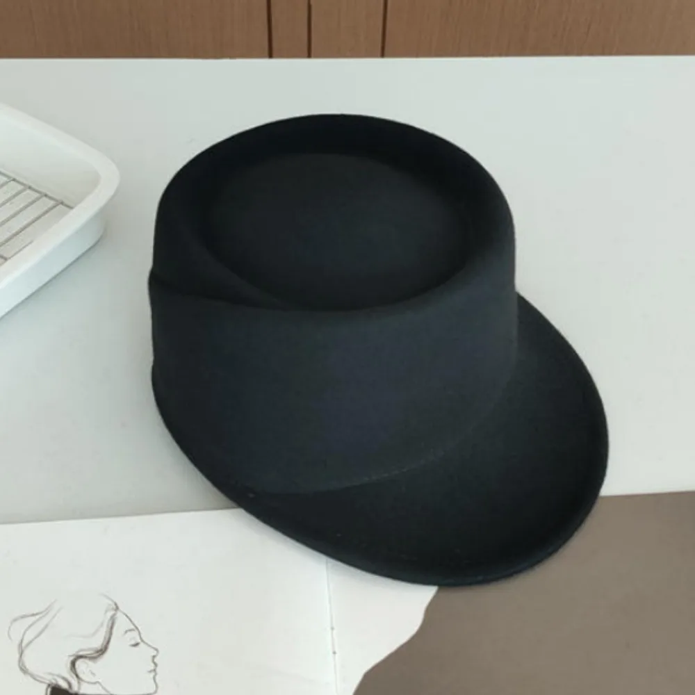 Vintage British Style Wool Equestrian Hat Elegant Charm Beret Versatile Retro Woolen Felt Hat Banquet