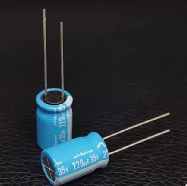 30pcs/lot Japan original Nichicon BT 35v 220uF high temperature resistant 125 degrees electrolytic capacitor 10x16mm