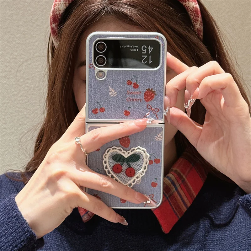 Korean Cute Cherry Phone Case For Samsung Z Flip 6 5 4 3 Cover with Chain Kawaii Protective Cases For Galaxy Z Flip4 Flip5 5G