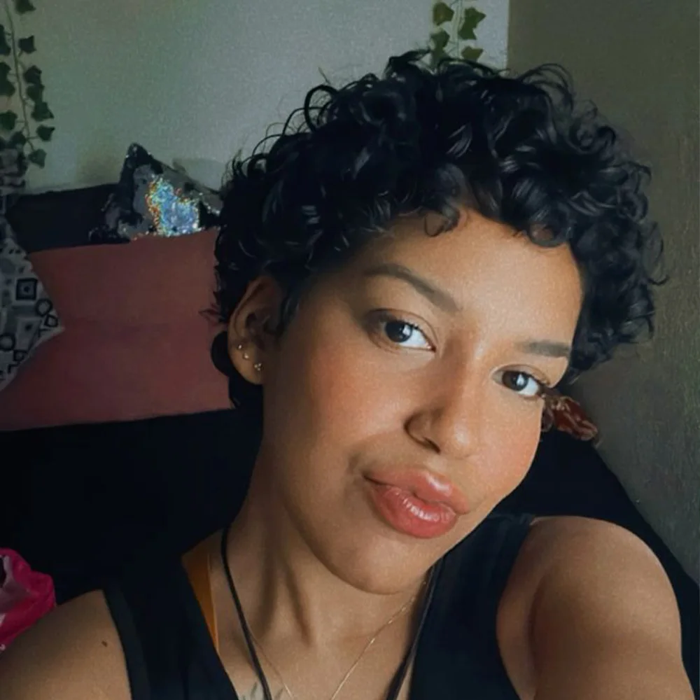 Короткие афро-розовые вьющиеся парики с стрижкой пикси для чернокожих женщин, парики с челкой, дешевые натуральные черные полные машинные парики