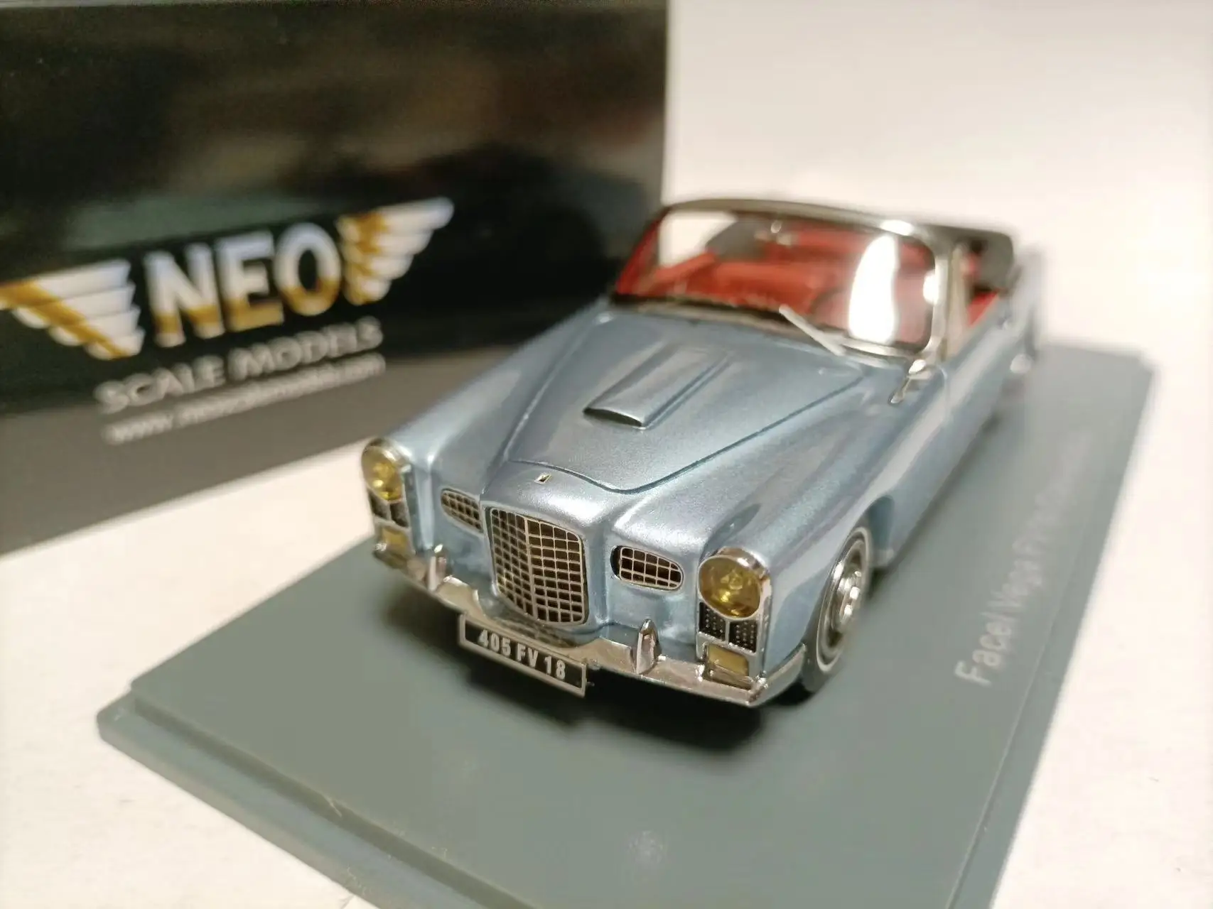 

NEO 1:43 Facel Vega FV1b 1958 Vintage Car Simulation Limited Edition Resin Metal Static Car Model Toy Gift