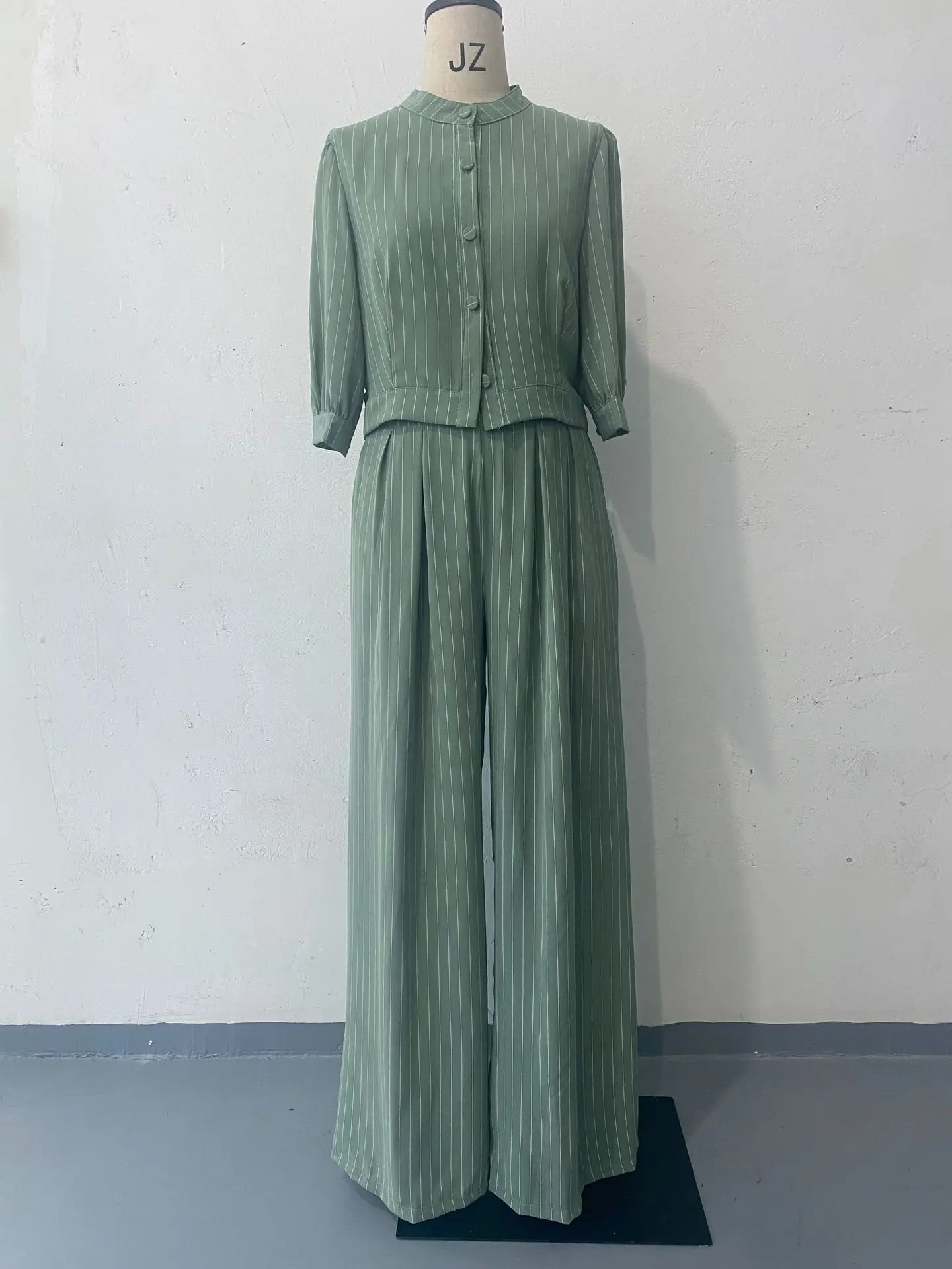 2024 summer new women's fashion striped mid-sleeve top pant suit