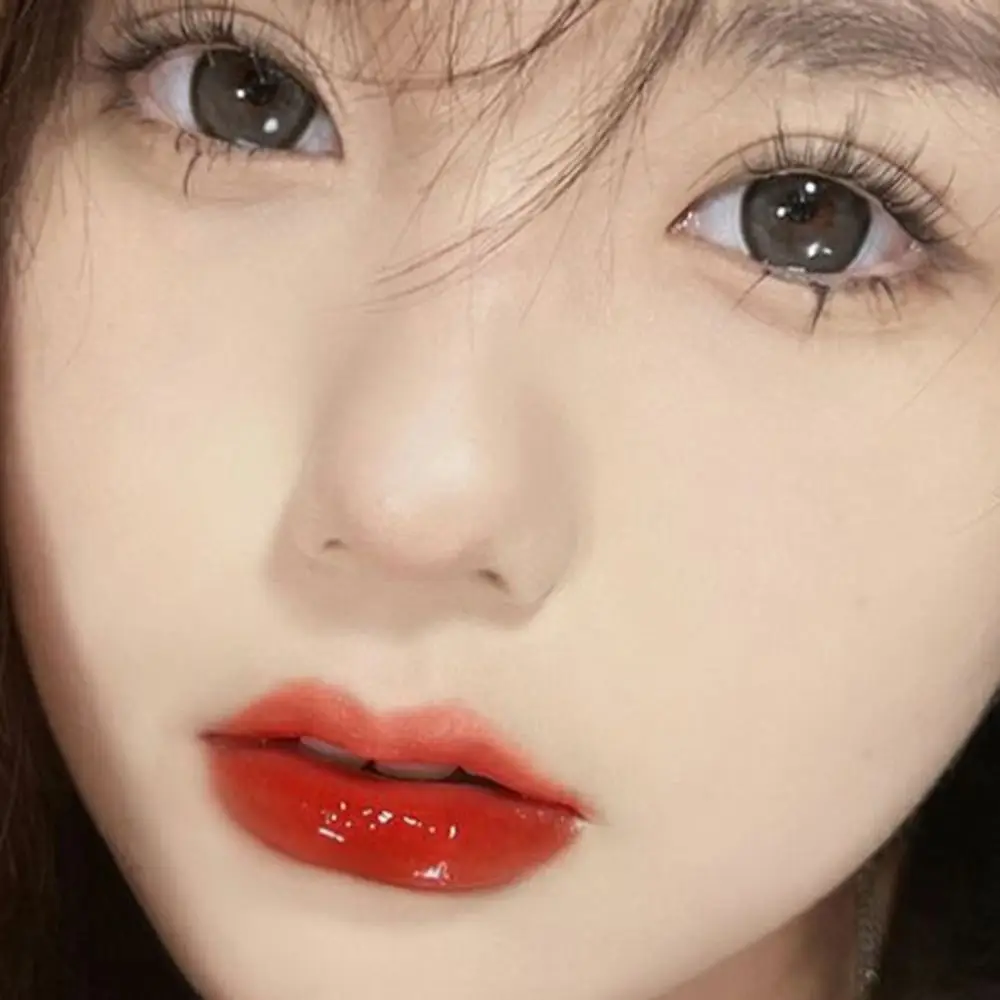 موضة 2in1 أحمر شفاه مائي مضاد للتجفيف يدوم طويلاً ترطيب الشفاه عصا ترطيب مقاوم للماء ملمع الشفاه ماكياج