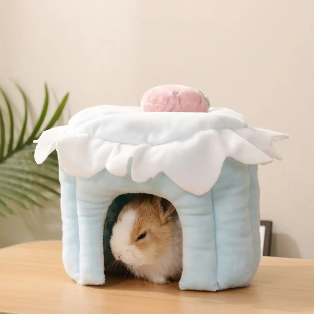 Cute Cake Shape Pet Hideout House Strawberry Design Comfortable Hamster Bed Cave Soft Hamster Warm Nest For Autumn Winter