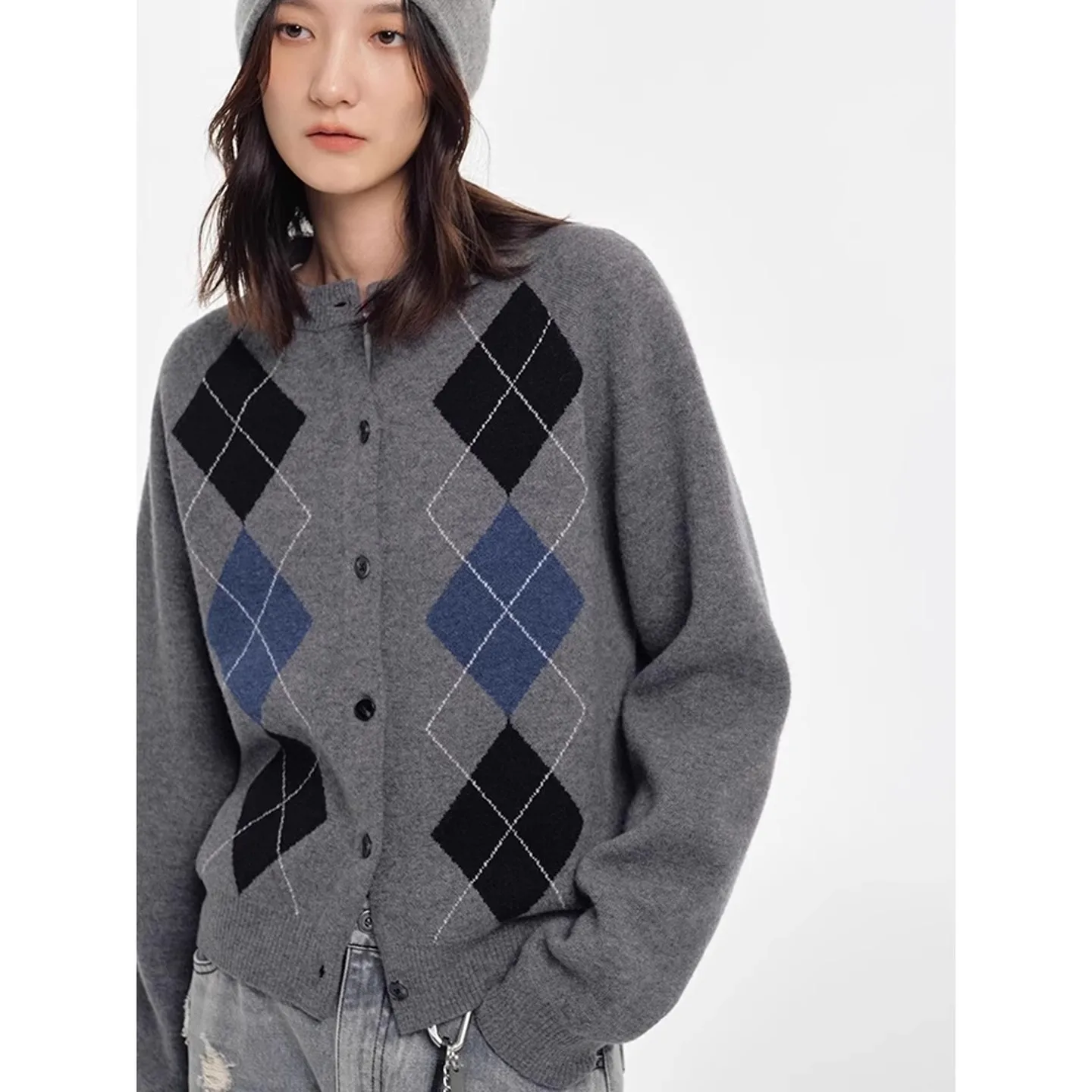 2025 Autumn diamond-shaped cardigan women 100 pure cashmere sweater European high-end color-blocking knitted sweater coat