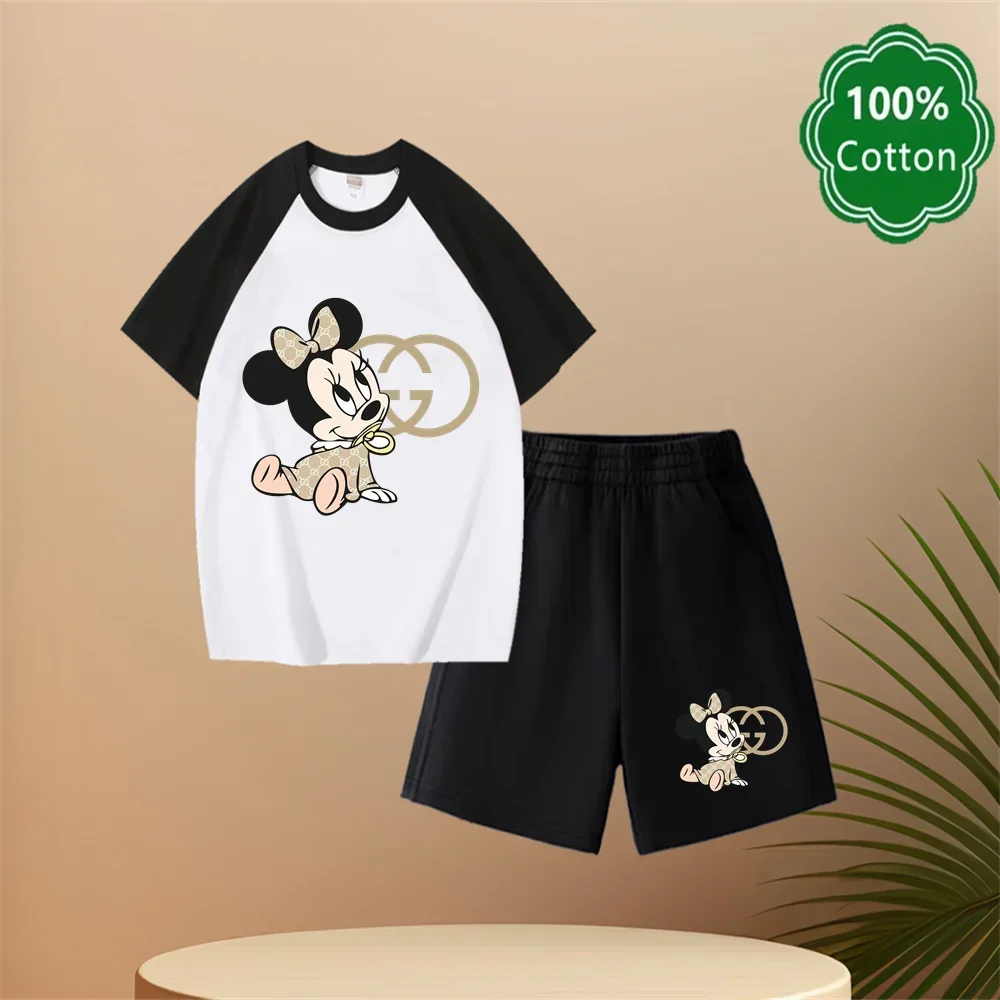 

Новогодний комплект детской одежды Disney, милый свитшот и шорты с принтом Минни для мальчиков, комплект из 2 предметов, спортивный комплект для девочек