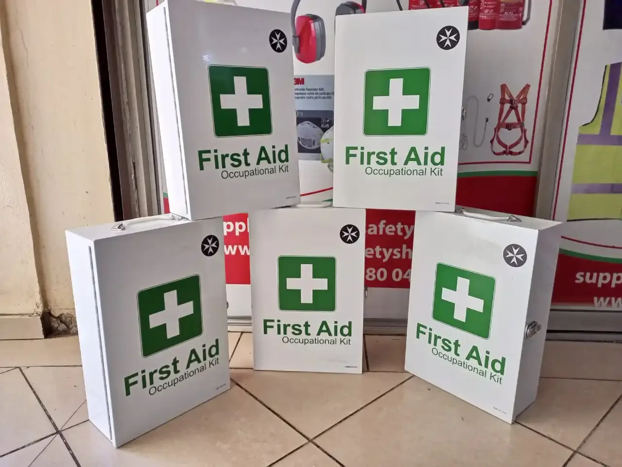 Standard 383 Pieces Wall Mount Steel  Lockable First Aid Cabinet with Medical Supplies for School, Workplace fast