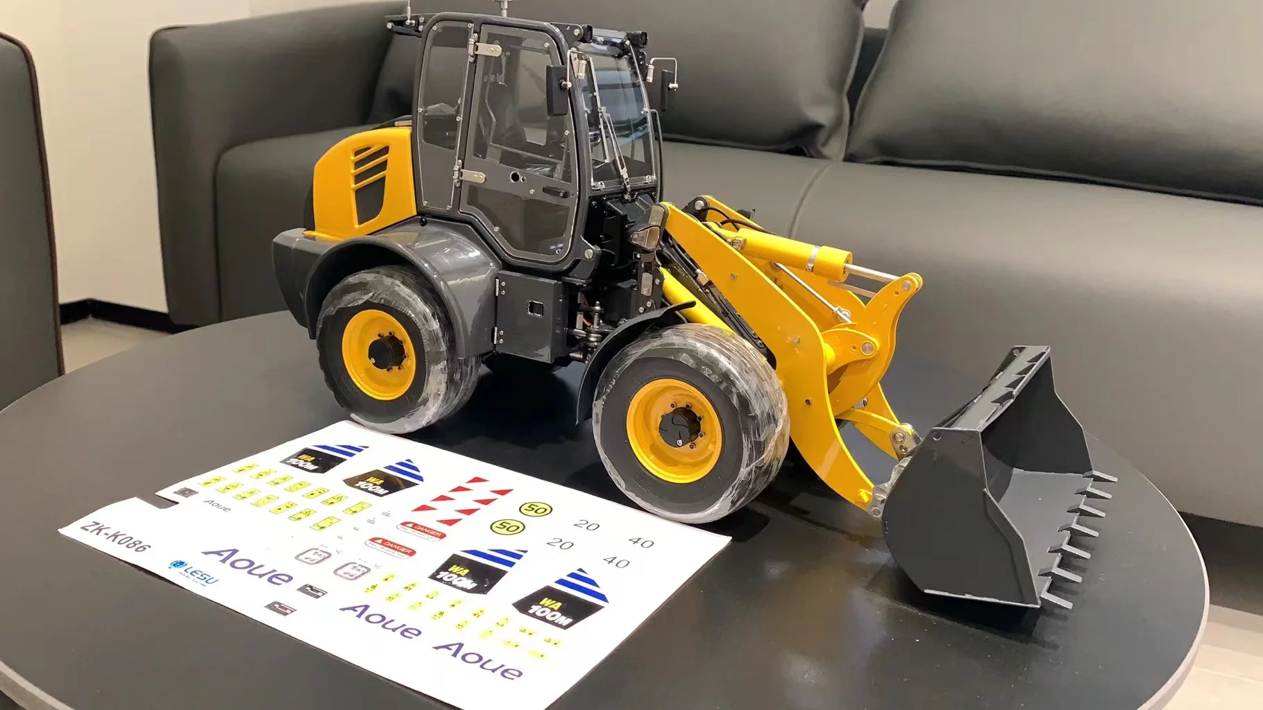 

LESU WA100 RC гидравлический погрузчик 1/14 AOUE автомобиль с дистанционным управлением грузовик машина автомобиль двигатель хобби игрушка модель подарки