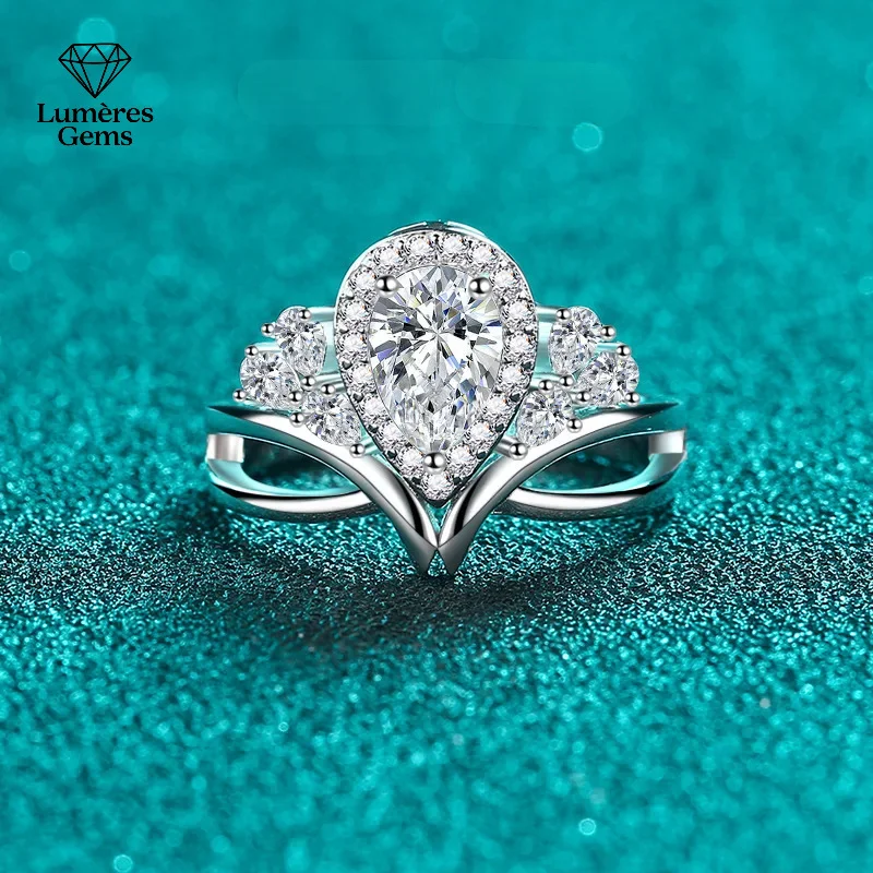 

LumièRe Gems Moissanite Pt950 Platinum Ring Women'S Pear Shaped Diamond V-Shaped Hollow Hand-Held Flower Women'S Ring