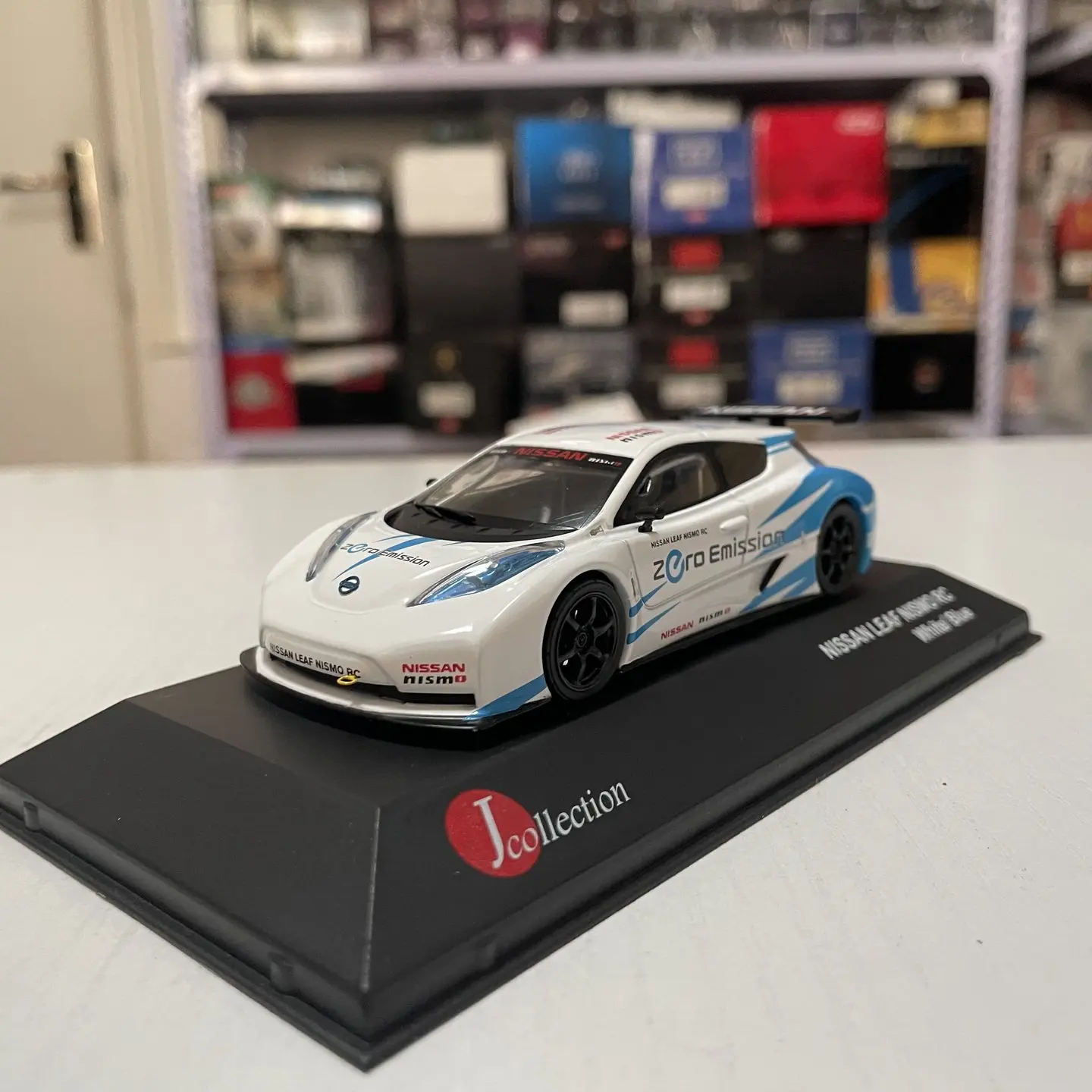 kyosho-coche-de-carreras-de-juguete-a-escala-1-43-de-aleacion-fundida-a-presion-nissan-leaf-nismo-modelo-clasico-nostalgia-regalo-para-adultos-souvenir-exhibicion-estatica