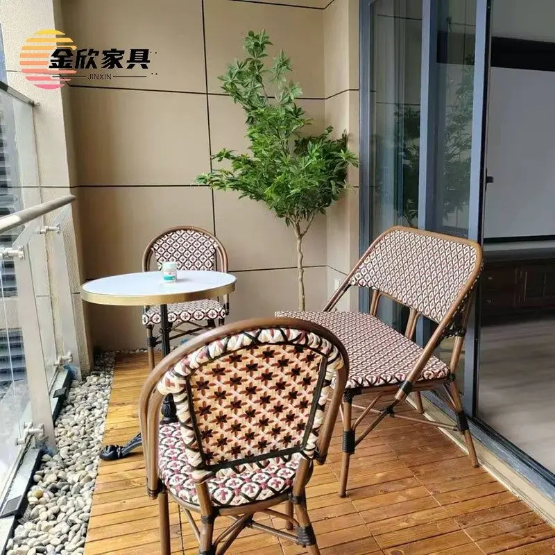 Outdoor medieval courtyard B & B Open-air restaurant Table and chair Cafe American leisure Internet celebrity garden rattan chai