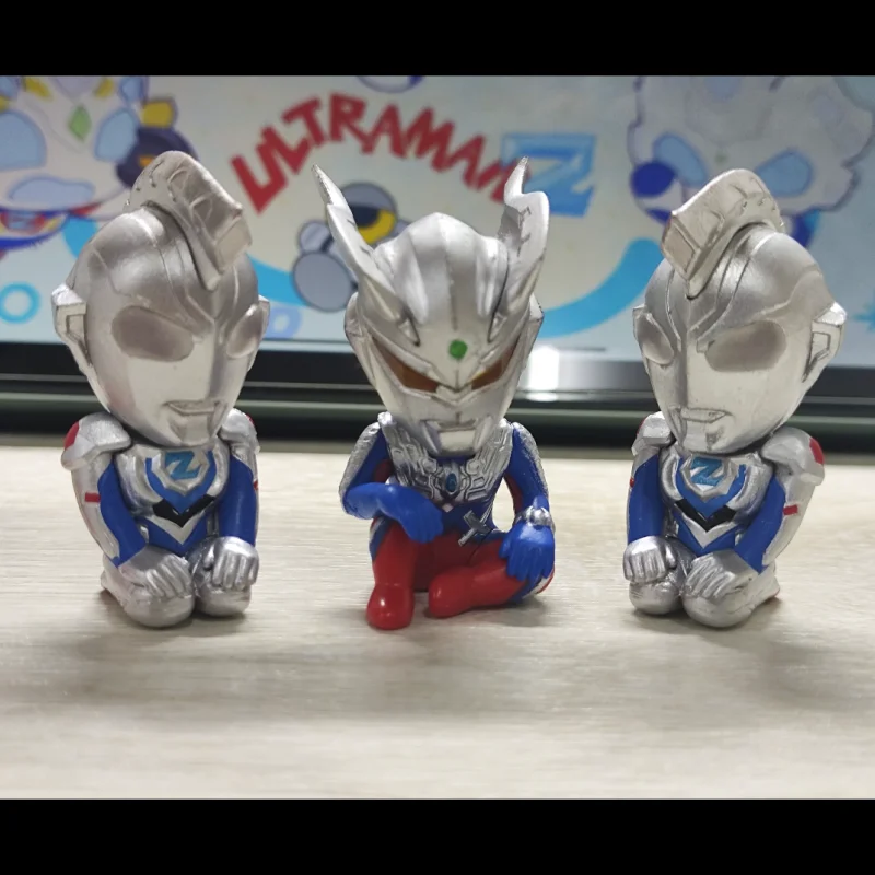

Bandai Ultraman Gashapon Q Version Sitting Pose Figure Desktop Ornament Original Seven Zero Zeta 45mm Collectible Toy