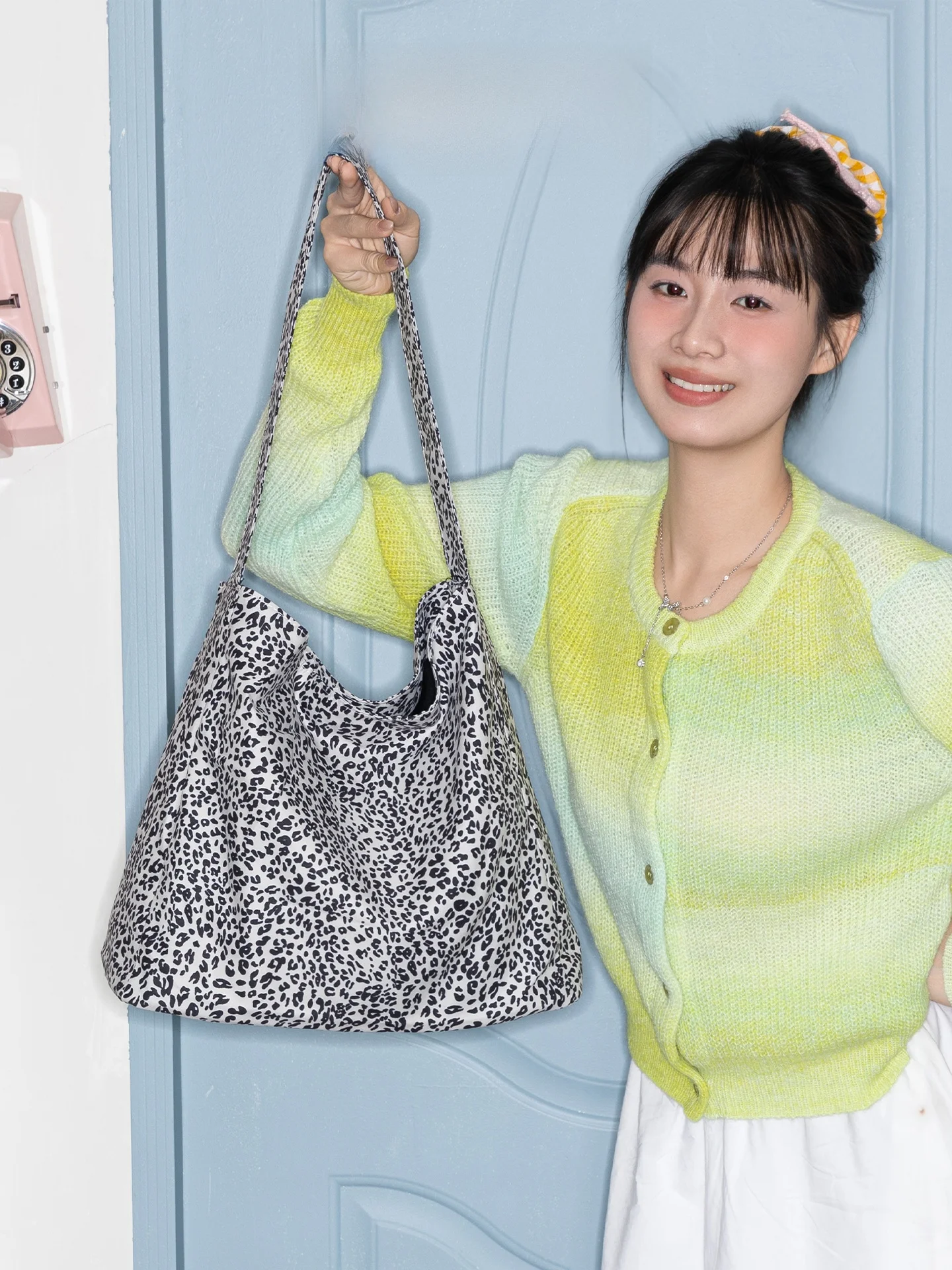 

Laid-back Style Large Capacity Canvas Tiger Print Single Shoulder Bag 2026 New Orange Girl Korean Black White Tote Bag