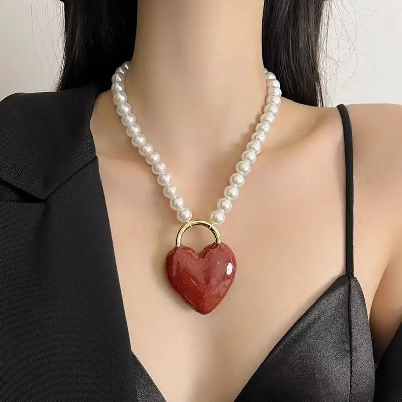 

French Elegant Pearl Necklace for Women Heart-Shaped Lock Pendant Multi-Color Fashion Jewelry Versatile Commute Accessory