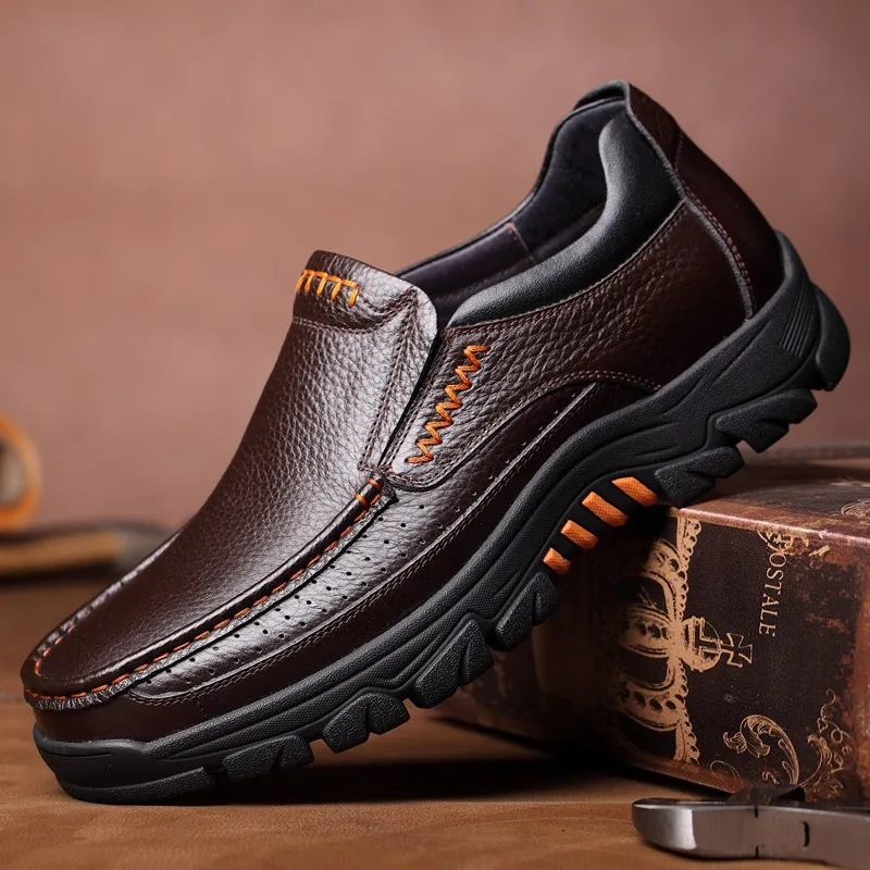 New Casual Business Leather Shoes Men Loafers Lightweight Ventilate Non-slip Men's Shoes Sewing Slip on Lazy Shoes Black/Brown