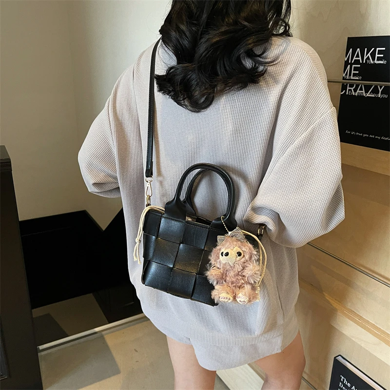 

Модная дизайнерская сумка для подгузников: элегантная женская сумка через плечо с эффектом роскошной кожи и большой вместимостью, сумка-мессенджер.