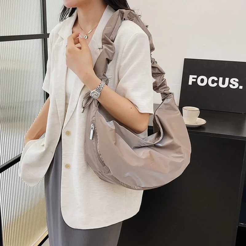 

Elegant Tote Bag For Ladies Made Of Durable Leather With Multiple Compartments Luxury Brand Famous Designer