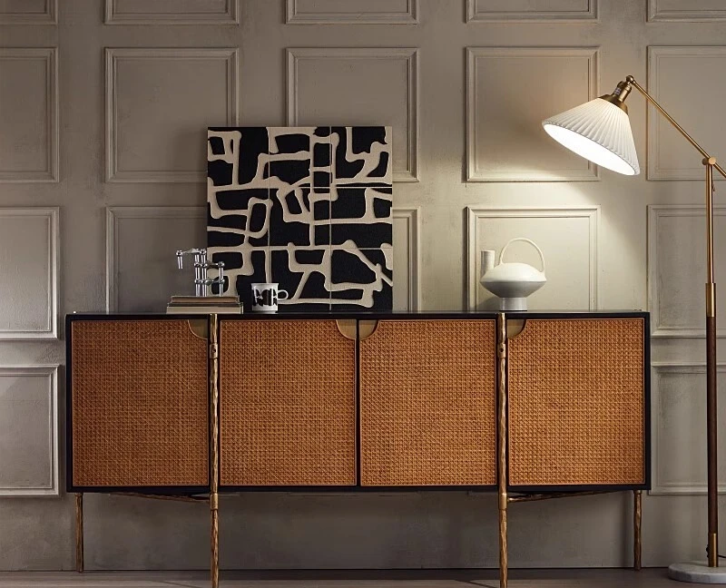 

Мебель: современные минималистичные тумбы для столовой из кованого чугуна, антикварные ретро-шкафы и старинные ротанговые тумбы для хранения.