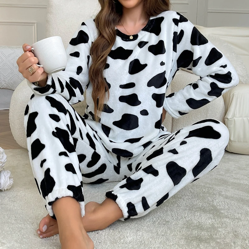 

Pajamas Women Winter Cow Print Thickened Warm Flannel Sleepwear Crew Neck Pullover Long Sleeves Student Loungewear Korean Style