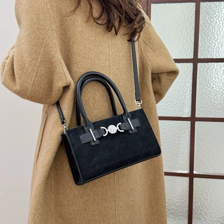

Women's New Winter Luxury Handbag - Chic Light Luxury Commute Bag, Trendy Shoulder & Crossbody Handheld