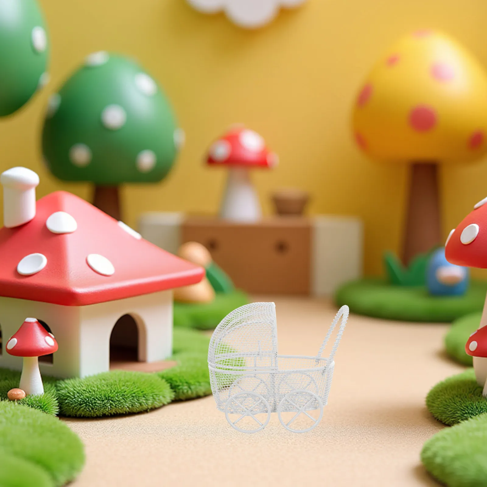 

4Pcs Miniature Baby Stroller High Simulation Baby Carriage Pretend Play Dollhouse Nursery Decorative Accessories