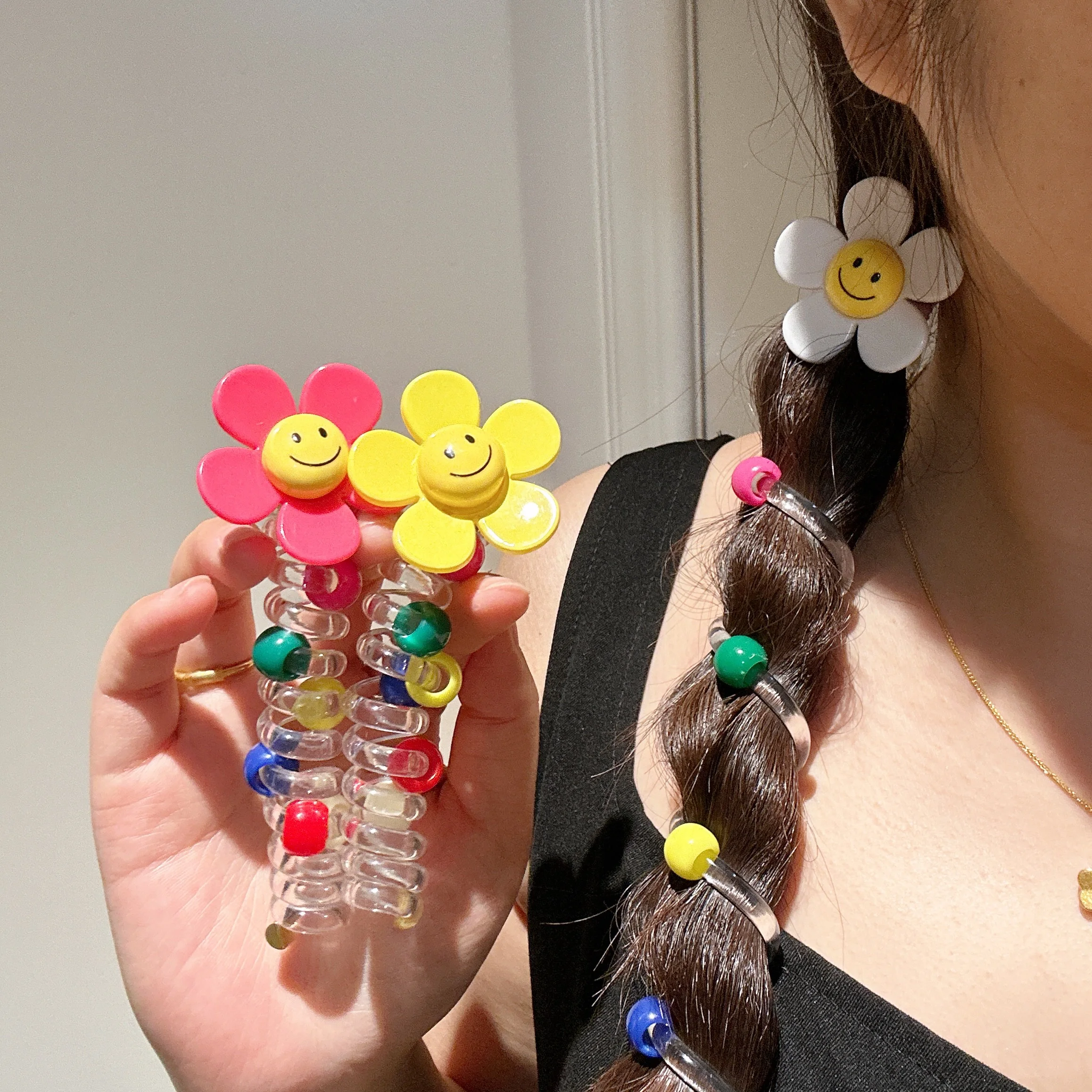 

Милый улыбающийся лицо, присадочный фонарь, пузырьковая коса, резинка для волос, весенняя телефонная линия, веревка для головы, женский новый плетеный инструмент для хвоста