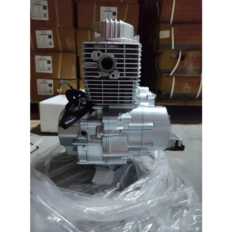 Low Fuel Consumption Low Noise LONCIN Complete Motorcycle Engine Assembly Easy Start Smooth Running for