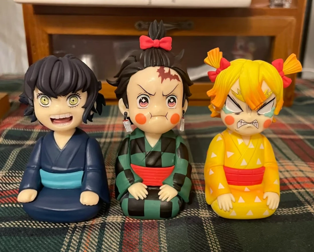 Tanjiro Zenitsu Inosuke TAKARA TOMY Demon Slayer Flower Street Kapitel Doppelköpfiges Modell Spielzeug Schreibtischdekoration Fans Sammlergeschenk