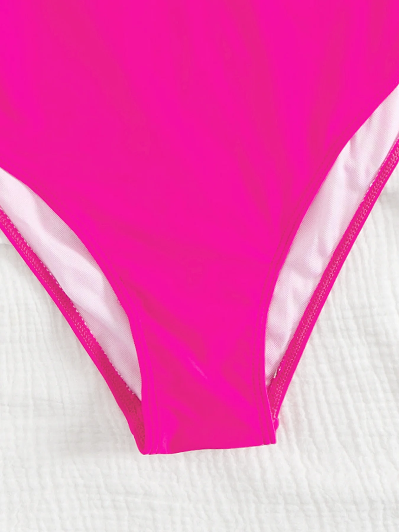 بدلة سباحة نسائية قطعة واحدة مكشكشة على الكتف بدلة سباحة مثيرة برقبة على شكل V بدلة سباحة نسائية كلاسيكية بدلة استحمام للبحر 2026