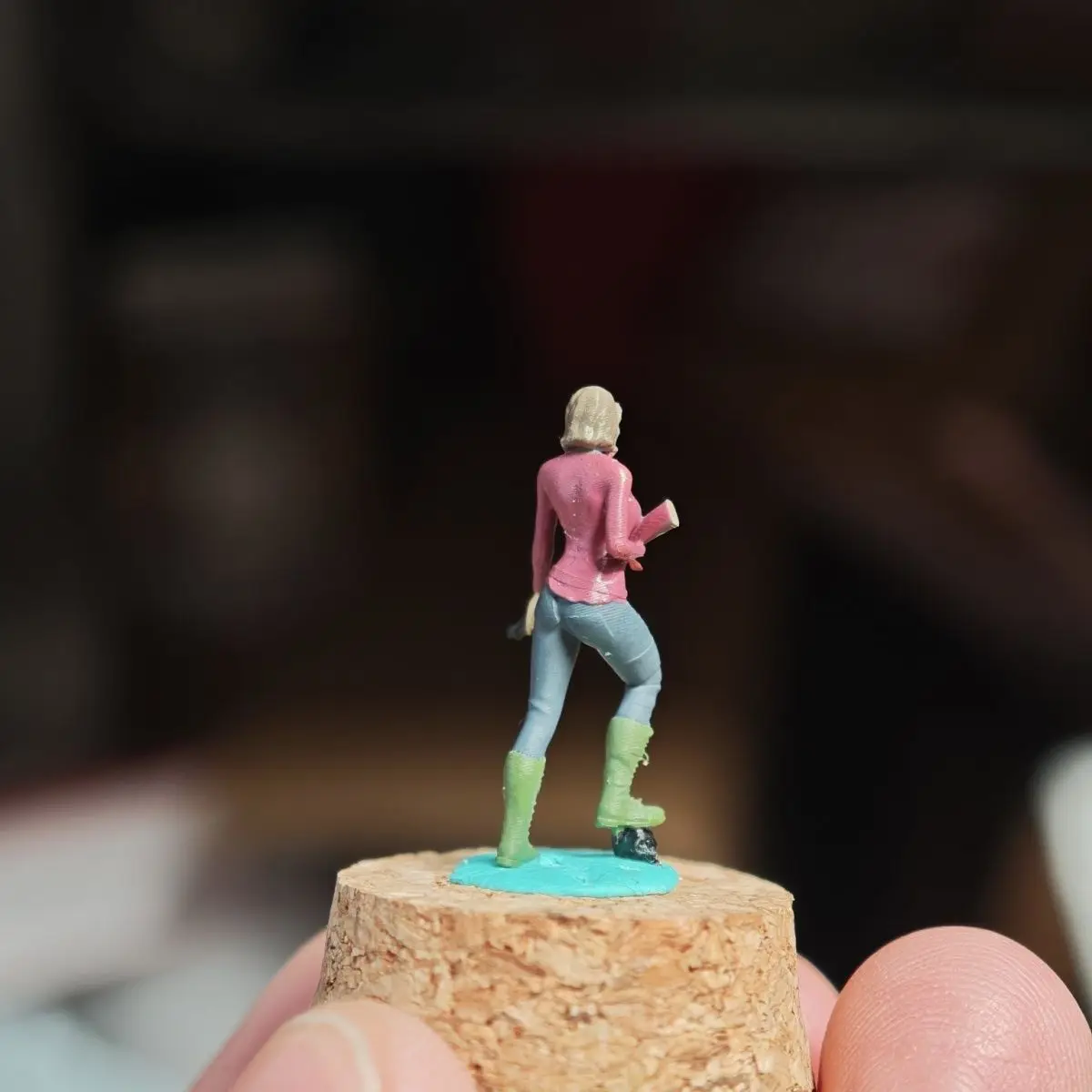 Figurina di scena di auto modello in miniatura piccolo 1/64 Maggie