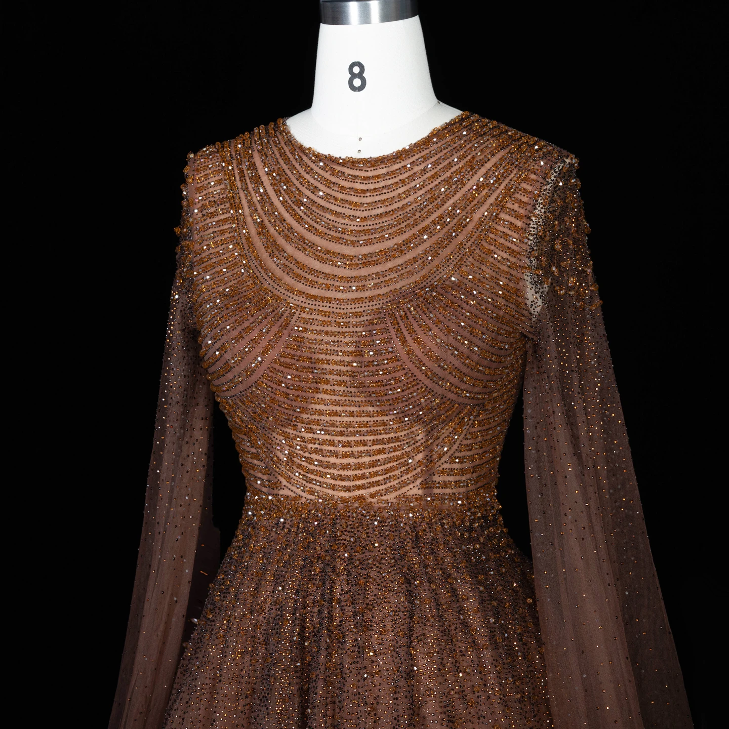 Sharon Said Luxuriöses Braunes Abendkleid mit Rundhalsausschnitt, Langen Transparenten Cape-Ärmeln und Schwer Perlenbesetztem Dubai-Formal-Partykleid SS059 Maßanfertigung – Detail 22