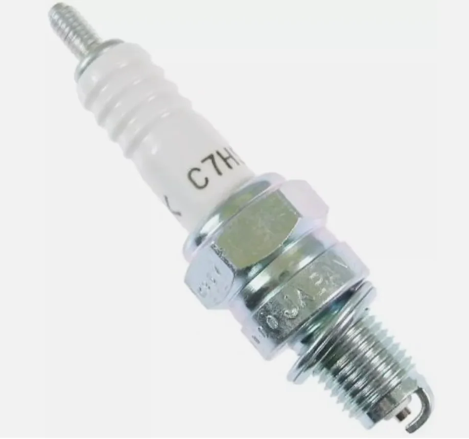 1pcs C7HSA Motorcycle Spark Plug fit for HONDA CT70 C70 Passpor C100 Super Cub C102 Super Cub C110 Sports Cub CA102 Honda 50