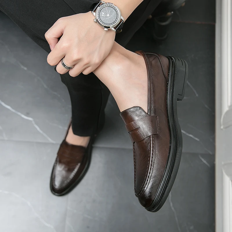 Fashionable Spring Men's Versatile Wedding Banquet Work Shoes Brand Men's Comfortable Round Head Business Casual Leather Shoes