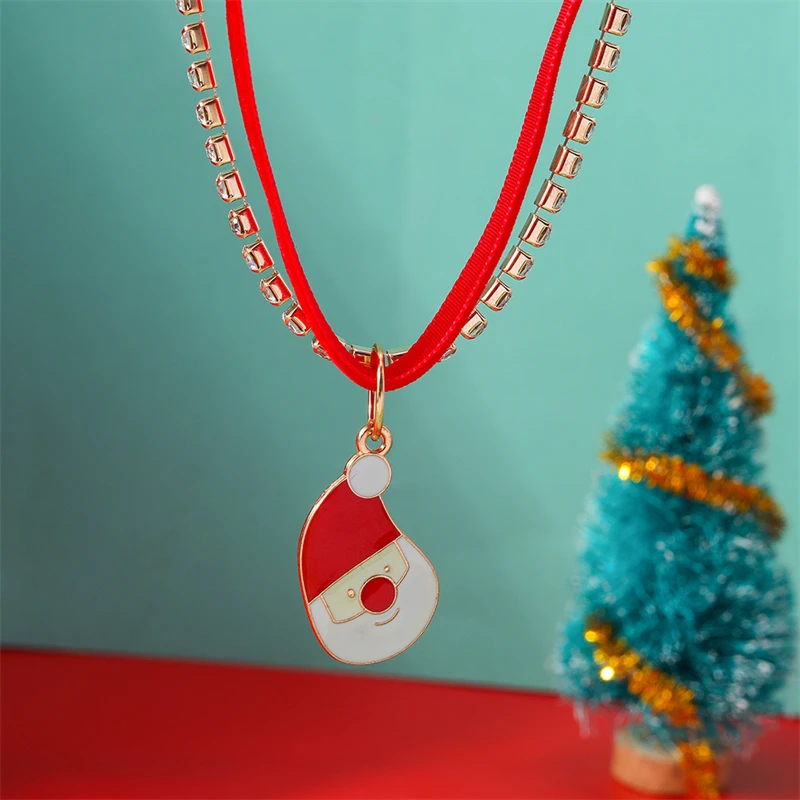 Trendige rote Samt-Choker-Halskette für Frauen, Weihnachtsanhänger mit Weihnachtsmann-Motiv, Halskette für Mädchen, Party- und Festival-Schmuckgeschenke. – Detail 2