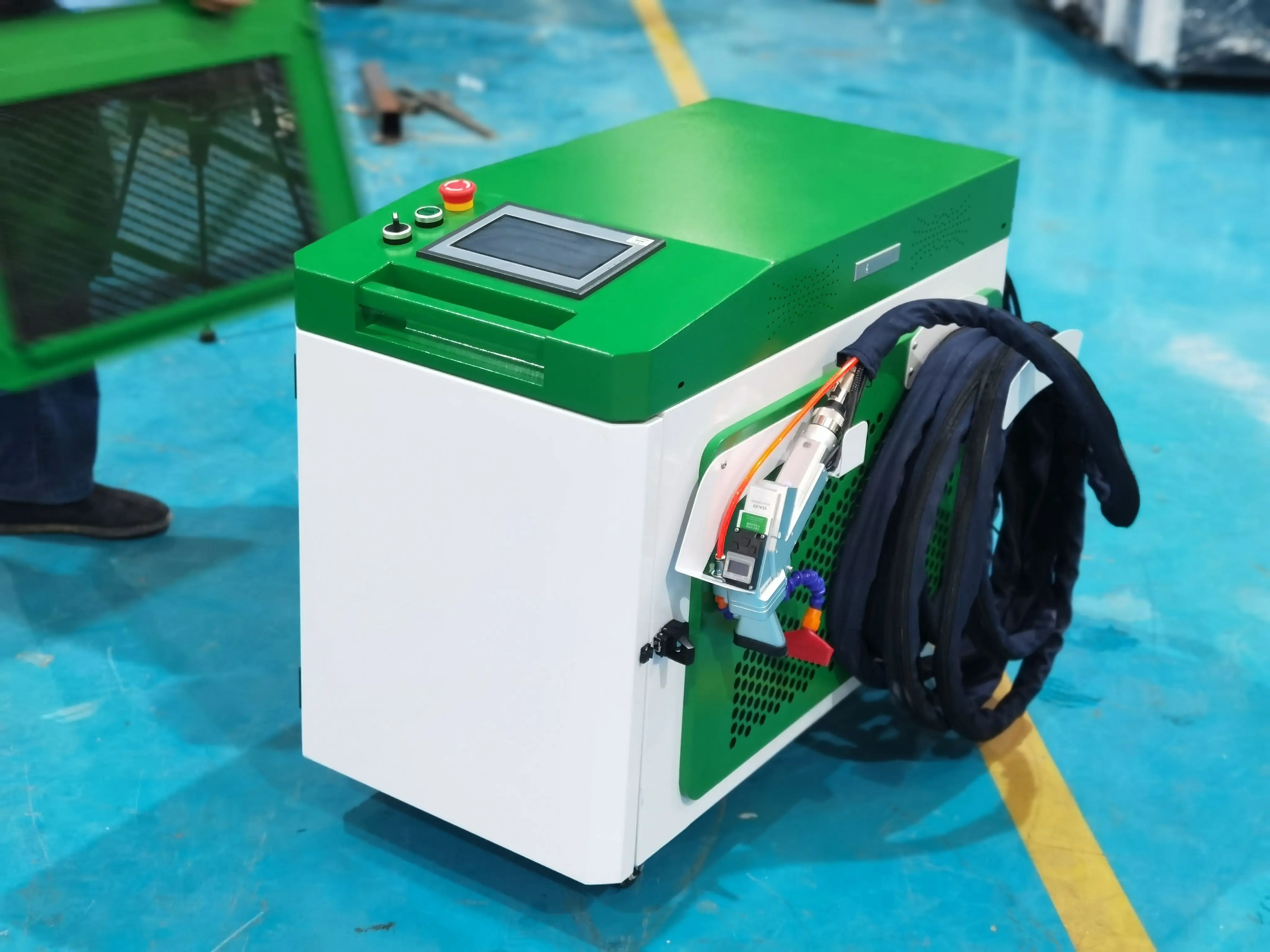 3 in 1 Fiber Laser Welding Cutting Machine Rust Metal Removal  1500/2000/3000w for Steel Aluminum