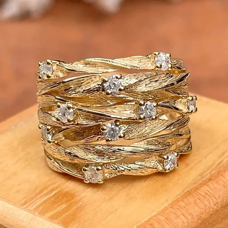 2024 New Bird\'s Nest Diamond Ring with Gold Luxury Twisted Design and Cocktail Fashion Women\'s Accessories Party Jewelry