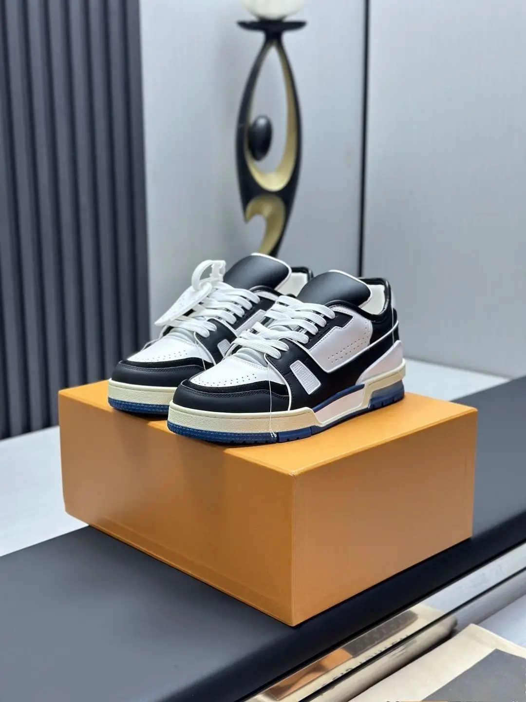 Retro Trend Luxury Design Style Sneakers, Fashion Thick Sole Casual Skate Shoes, Unisex Flat Skate Shoes Breathable Shock Absorb Street Commute Casual Shoes